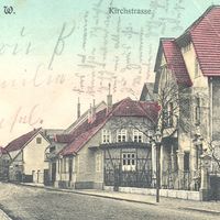 Bild vergrern: Das Bild zeigt eine historische Stadtansicht der Bahnhofstrae.